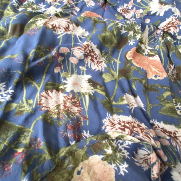size 1x blouse/top Como Blu roll tab sleeves floral lightweight v-neck - Picture 11 of 11